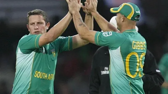 How was Roelef Van Der Merwe’s campaign for South Africa in 2009 and 2010 T20 WC?