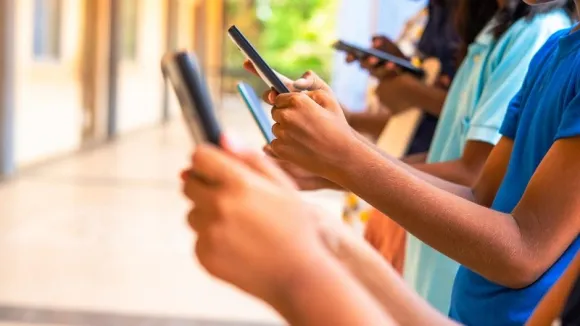 Odisha: Caught having mobile phone, kid dies by suicide 