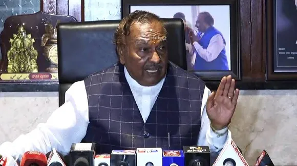 Karnataka: Eshwarappa lashes out at Yediyurappa for denying ticket to his son