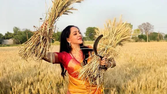 Lok Sabha Election 2024: Hema Malini does photoshoot on field as part of campaigning