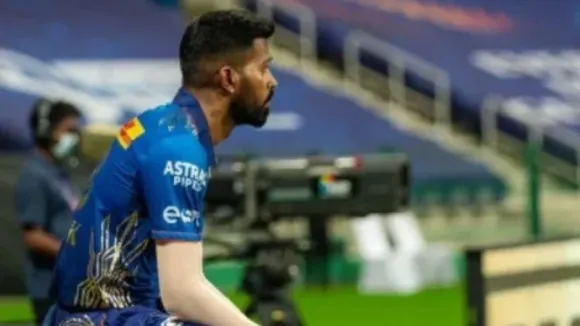 Is Hardik Pandya considering playoff qualification for Mumbai Indians after 8 losses?