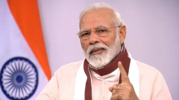 250 pairs of clothes or Rs 250 crore? PM Modi asks people to choose!