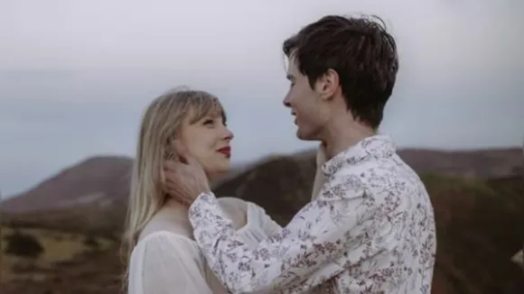 Meet Laura, Taylor Swift’s doppelganger; she takes internet by storm