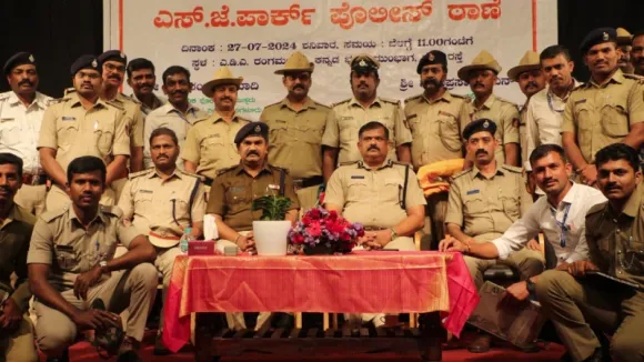 Bengaluru: S.J Park Police Station officials hold meeting with public to hear their grievances 