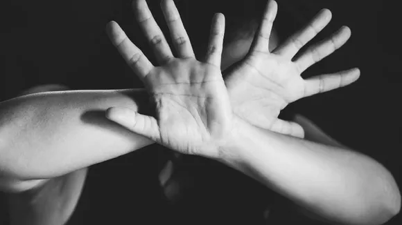 Young woman misbehaved with in broad daylight in Karnataka's Anekal