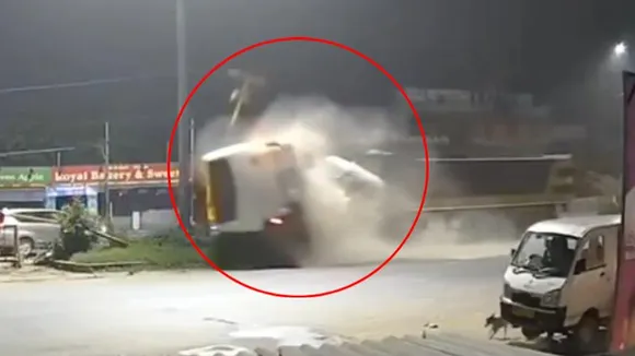 10 seriously injured in a lorry and bus collision on Chennai-Bengaluru highway