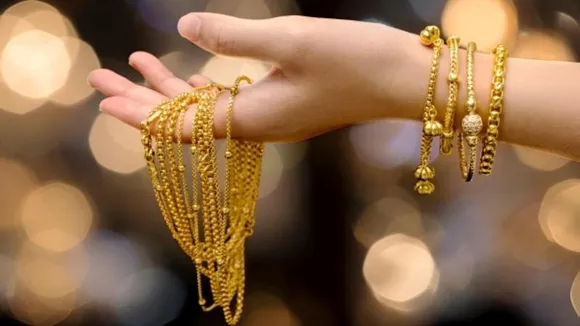 Gold prices surge to record Rs 96,540 per 10g, nears Rs 1 lakh mark