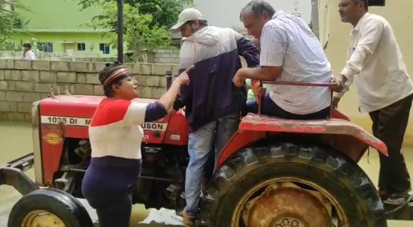BBMP Commissioner confronted by resident after heavy rain floods Bengaluru locality
