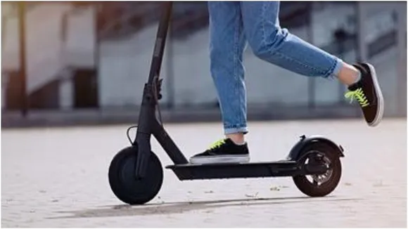 E-scooters at Lalbagh boost accessibility, but stray dog menace raises safety concerns