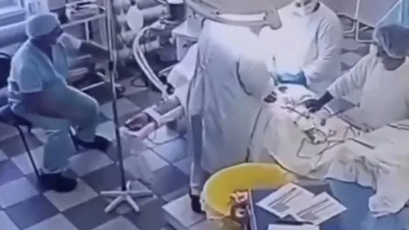 Doctors continue life-saving surgery amid powerful earthquake in Russia