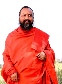  Mahamandaleshwar Shri Swami Sandipendra Giri Ji Maharaj