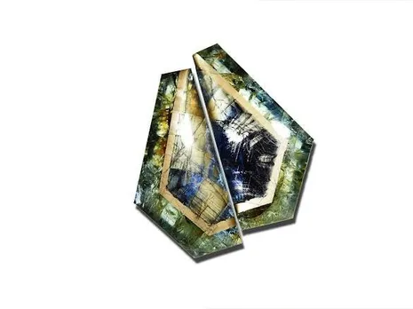 Gold Sheen Sapphire gemstone with luminous surface, legendary rarity and golden shimmer