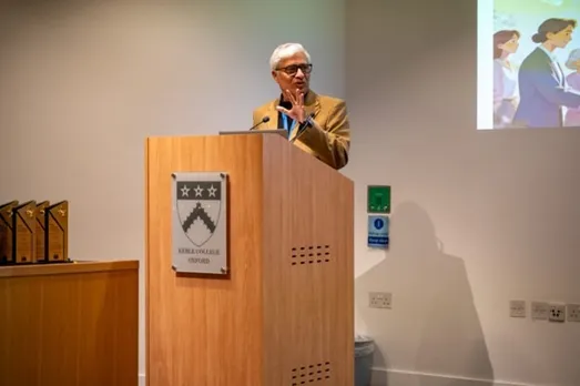 Dr Jawahar Surisetti delivering his leadership lecture at the University of Oxford to diplomats, officials and scholars