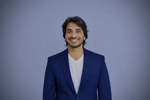 Dheeraj Vaddepally discussing the shift from cloud-dependent apps to Edge AI-powered on-device mobile development.