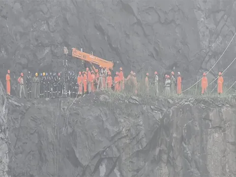 Rescue operations at the rockfall site in Pathanamthitta  (Photo/ANI)