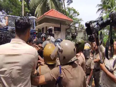 Earlier visuals from the Kerala protests (Photo/ANI)
