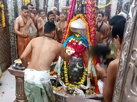 Bhasma Aarti being performed at Ujjain's Mahakaleshwar Temple (Photo/ANI)