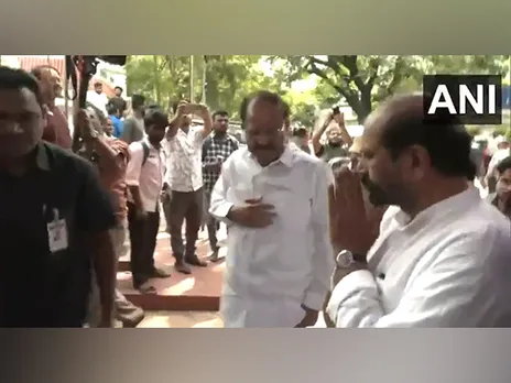 Former Vice President of India, Venkaiah Naidu, arrives at the residence of veteran actor Kota Srinivasa Rao (Photo/ANI)