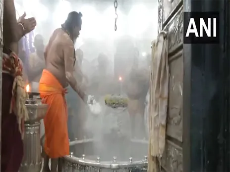Bhasma Aarti performed at Ujjain's Mahakal Ujjain temple on the first Monday of Sawan (Photo/ANI)