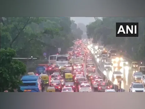 Delhi experiences fresh spell of rain (Photo: ANI)