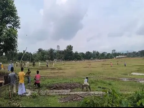 Police personnels attacked by miscreants in Assam's Goalpara (PhotoANI)