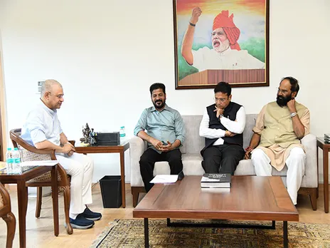 Telangana CM Revanth Reddy meets Union Minister Ashwini Vaishnaw to push for key IT and railway projects. (Photo/X/@TelanganaCMO)