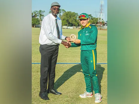 Jorich Van Schalkwyk (right). (Photo: X/@ZimCricketv)