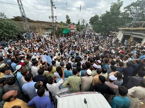 Protesters gather at Umary Chowk in Bajaur’s Lowi Mamund tehsil to oppose the ongoing military operation and curfew imposed without prior notice (Image: X/@Durand_Dispatch)