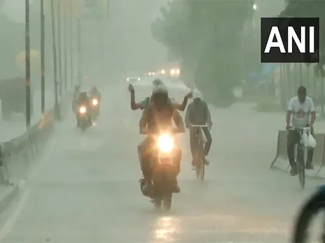Heavy rainfall hits several parts of Uttar Pradesh; visuals emerge from Kanpur(Photo/ANI)