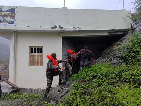 Rescue operations by Indian Army amid Utarkashi cloud burst (Photo/Army)