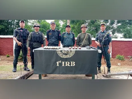 RECOVERY OF ARMS & EXPLOSIVES BY MANIPUR POLICE ON 06/08/2025 (Photo/Manipur Police)