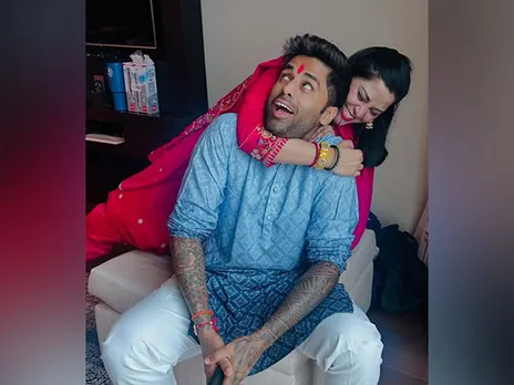 Suryakumar Yadav with his sister (Photo: Instagram/@surya_14kumar)