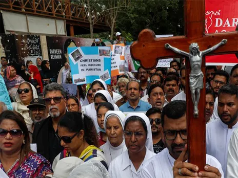 Members of the Christian community chant slogans during a protest in Karachi, condemning attacks on churches and houses in Jaranwala town of Faisalabad, Pakistan, August 18, 2023 (File Photo/Reuters)