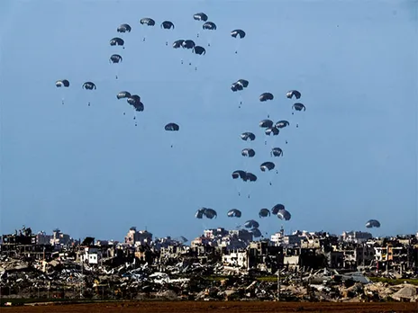 Humanitarian air drop in Gaza (Photo/ Reuters)