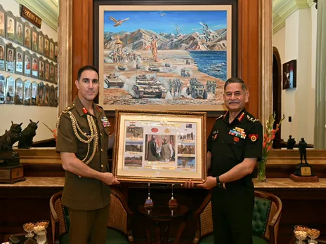 Australian Army Chief Lt Gen Simon Stuart calls on COAS Gen Upendra Dwivedi (Photo/ X@adgpi)