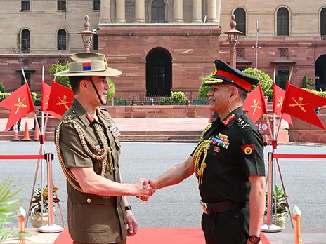 Australian Army Chief Lt Gen Simon Stuart and COAS General Upendra Dwivedi (Photo/Ministry of Defence)