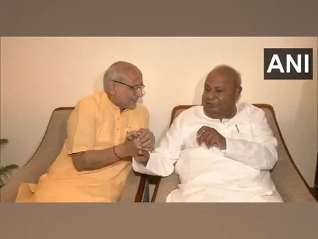CP Radhakrishnan meets former PM HD Deve Gowda at his Delhi's residence. (Photo/ANI)
