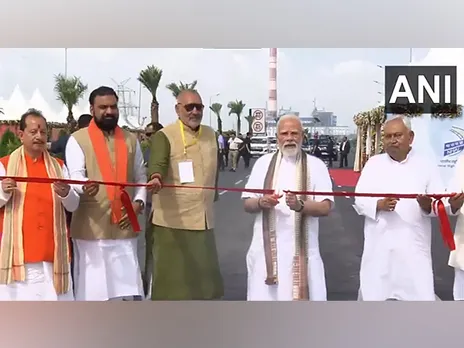 PM Modi, along with Bihar CM Nitish Kumar, inaugurates the Aunta – Simaria bridge project built on River Ganga. (Photo/ANI)