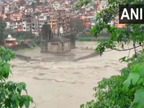Rising water level of Beas River after heavy rainfall in Mandi (Photo/ANI)