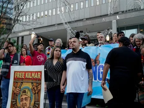 Kilmar Abrego, symbol of Trump’s immigration crackdown, checks in at ICE Baltimore after release from Tennessee custody (Photo/Reuters)