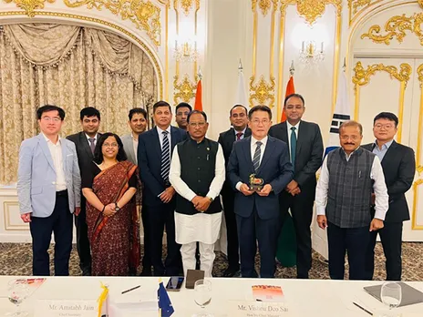 Chhattisgarh CM Vishnu Deo Sai meets ATCA Chairman Lee Jae Jeng and senior officials in Seoul to discuss investment and collaboration opportunities under the state’s investor-friendly policy (Image: X/@vishnudsai)