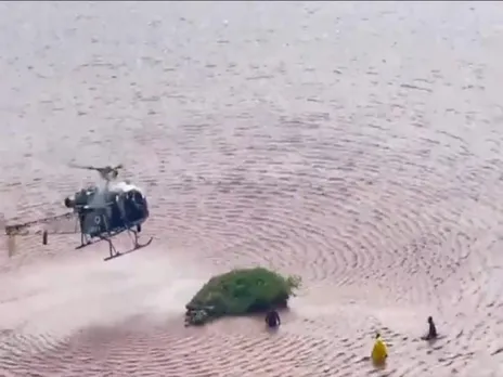 Indian Army deploys Army Aviation Helicopters for flood relief and rescue operations in Punjab (Photo/ANI)