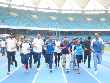 Union Sports Minister Mandaviya taking part in a sporting activity. (Photo: PIB)