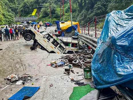 Landslide in Sonprayag partially damages shuttle parking and vehicles (File Photo/ANI)
