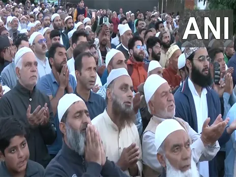 People offer prayers at Dargah Hazratbal Shrine in Srinagar  (Photo/ANI)