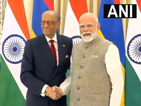 Prime Minister Narendra Modi with Mauritius PM Navinchandra Ramgoolam (Photo/ ANI)