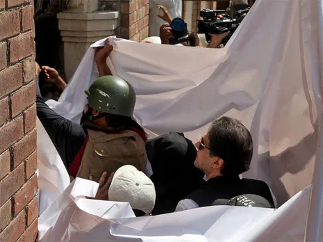Islamabad High Court schedules early hearing for Imran Khan and Bushra Bibi (File Photo/Reuters)