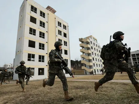 South Korean soldiers participate in the Freedom Shield joint military exercise with US forces near the DMZ in Paju, South Korea (File Photo/Reuters)