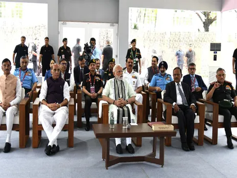 PM Modi attends 16th Combined Commanders' Conference 2025 in Kolkata (Photo/Ministry of Defence)