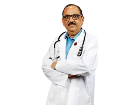 Dr Rajendra Umbarkar, CVTS expert with 25+ yrs, 10k+ surgeries; HOD at Bombay Hospital, skilled in CABG, MICS, Cardiac and lung transplant team, Bombay Hospital